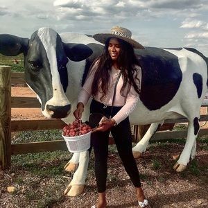 Meet your Posher, Asha